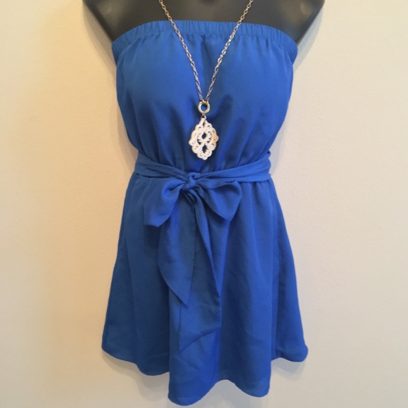 Express Dresses & Skirts - Express strapless belted dress with pockets